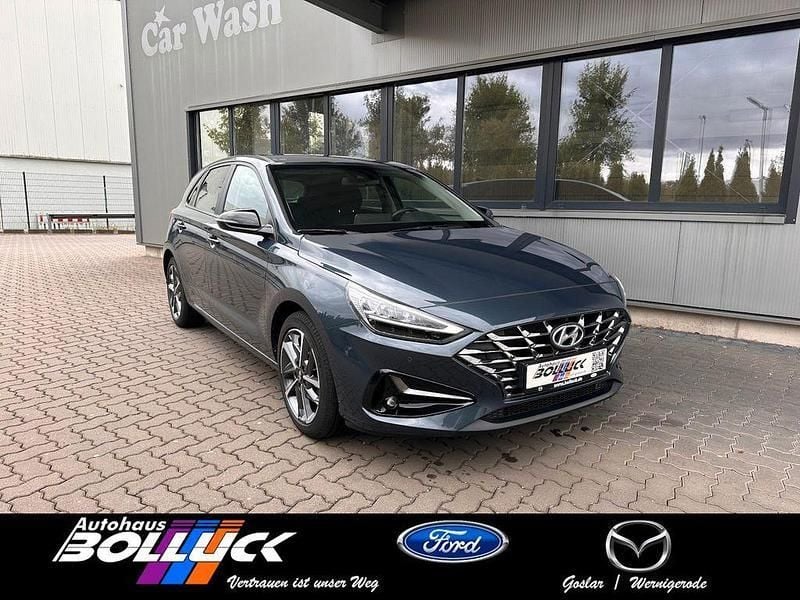 Grau Gebraucht 2021 Hyundai i30 Edition 30+ Limousine | 16.690 € (Fairer Preis) - Bild 1/4
