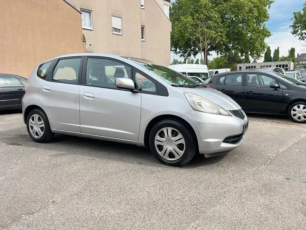 Second-hand Honda Jazz Comfort 99 CP (72 kW) 2009 Argintiu Hatchback