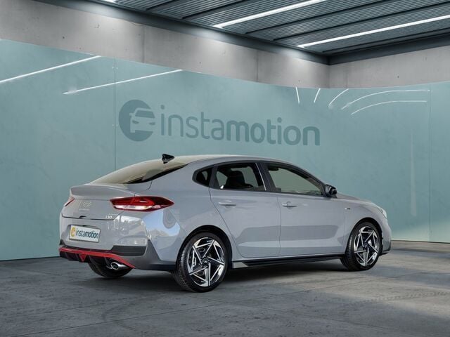 Grau Gebraucht 2024 Hyundai i30 N Line Limousine | 26.970 € (Fairer Preis) - Bild 1/2