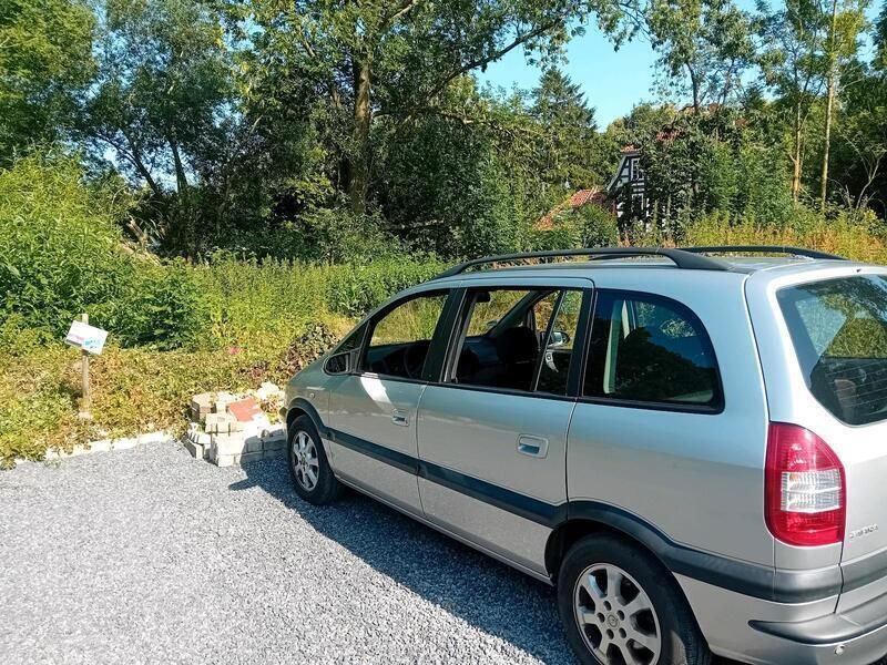 Grau Gebraucht 2003 Opel Zafira Van / Kleinbus | 2.000 € (Fairer Preis) - Bild 1/4