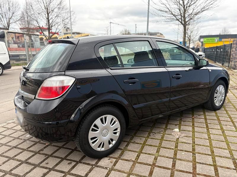 Gebraucht Opel Astra 105 PS (77 kW) 2006 Schwarz Kleinwagen