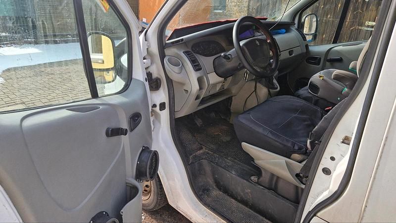 Gebraucht Renault Trafic 101 PS (74 kW) 2003 Weiß Van / Kleinbus