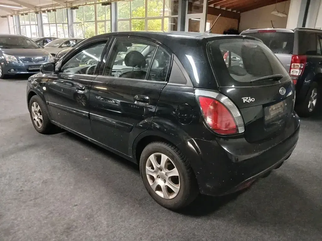 Gebraucht Kia Rio Vision 97 PS (71 kW) 2011 Schwarz Limousine