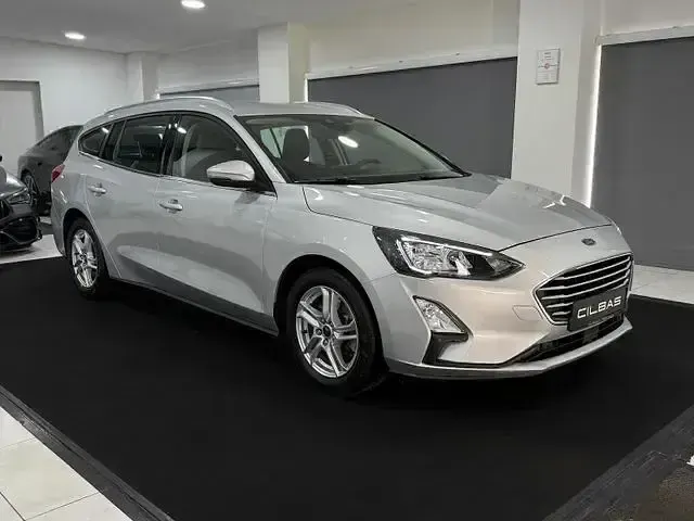 Gebraucht Ford Focus Cool & Connect 120 PS (88 kW) 2021 Polarsilber metallic Kombi