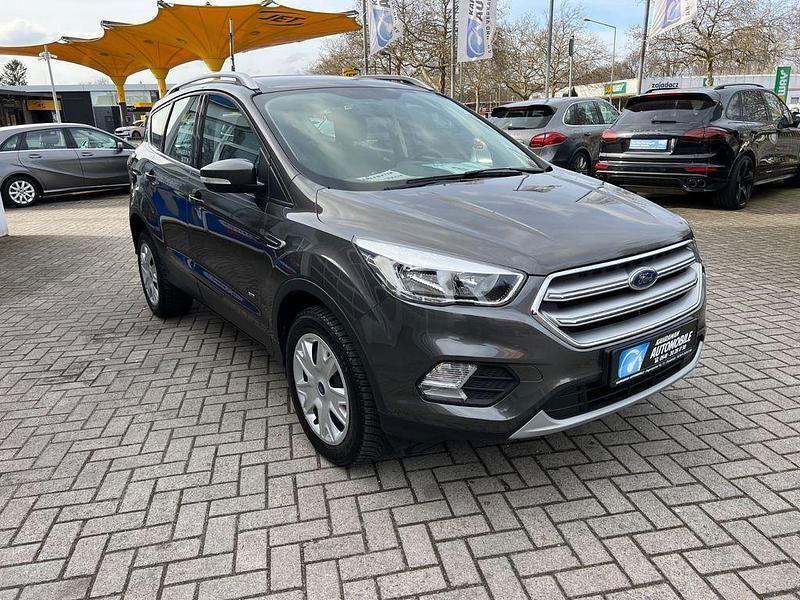 Gebraucht Ford Kuga Trend 182 PS (133 kW) 2018 Grau SUV