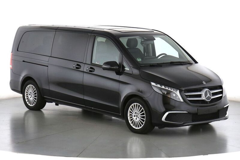Schwarz Gebraucht 2023 Mercedes V300 Avantgarde Van / Kleinbus | 54.890 € (Superpreis) - Bild 1/4