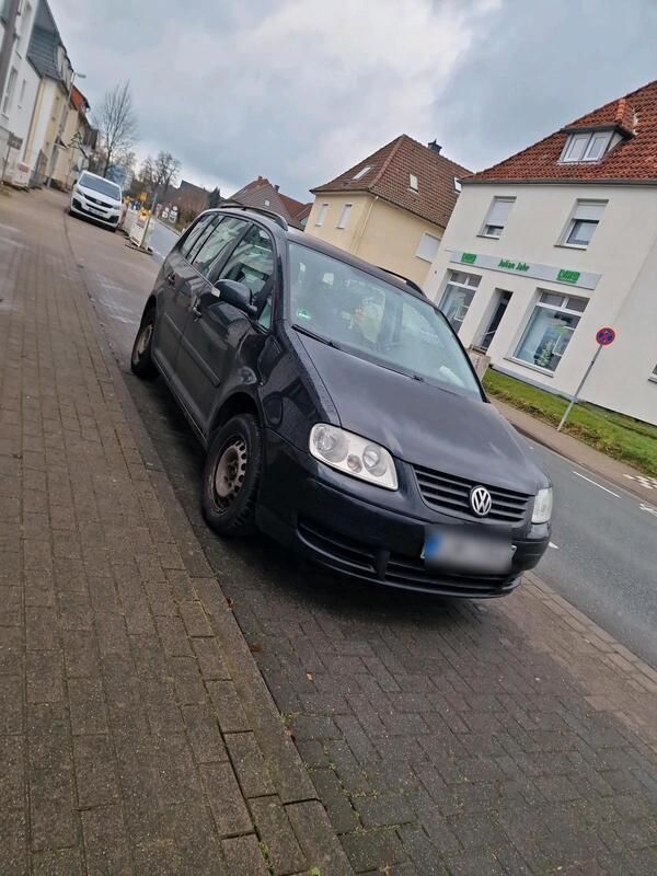 Schwarz Gebraucht 2005 VW Touran Van / Kleinbus | 1.400 € - Bild 1/4