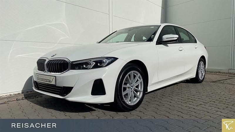 Alpinweiß uni Gebraucht 2024 BMW 318 Efficient Dynamics Limousine | 31.949 € (Superpreis) - Bild 1/4