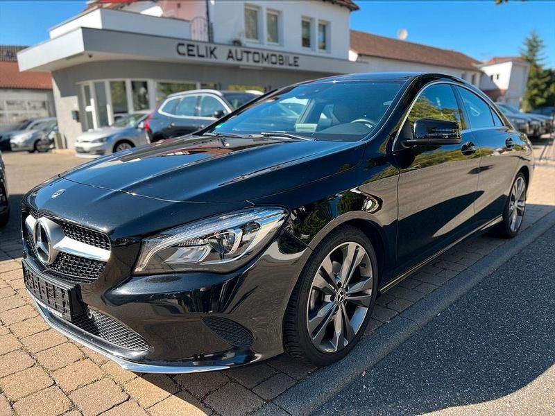 Schwarz Gebraucht 2017 Mercedes CLA200 Limousine | 17.490 € (Fairer Preis) - Bild 1/4
