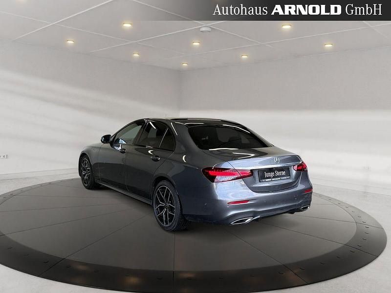 Gebraucht Mercedes E220 AMG line 194 PS (142 kW) 2020 Grau (selenitgrau) Limousine