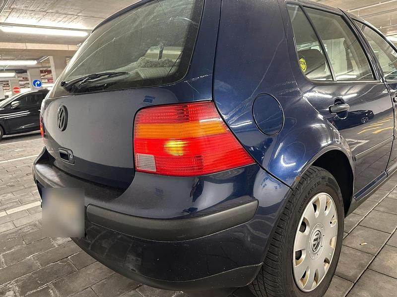 Gebraucht VW Golf IV 84 PS (61 kW) 2002 Blau Kleinwagen