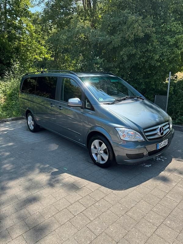 Grau Gebraucht 2013 Mercedes Viano Van / Kleinbus | 15.000 € (Guter Preis) - Bild 1/4
