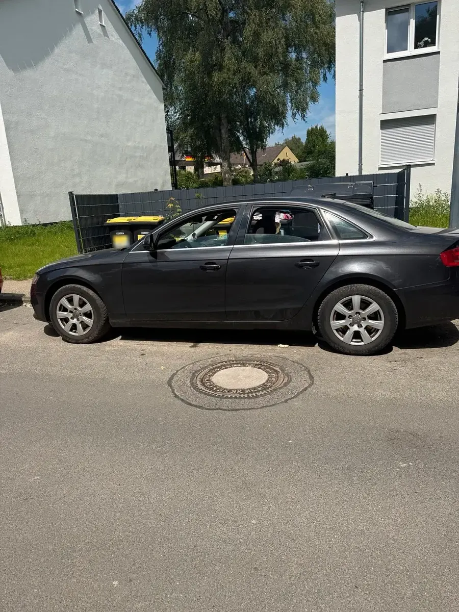 Gebraucht Audi A4 109 PS (80 kW) 2008 Schwarz Limousine