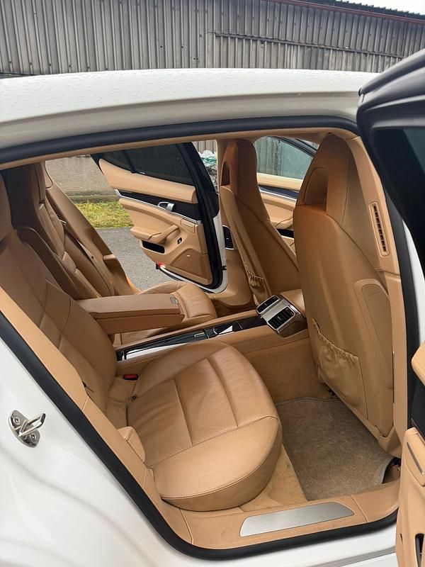 Gebraucht Porsche Panamera 300 PS (220 kW) 2011 Weiß Limousine