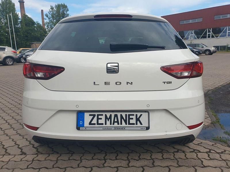Gebraucht Seat Leon Style 131 PS (96 kW) 2020 Weiß Limousine