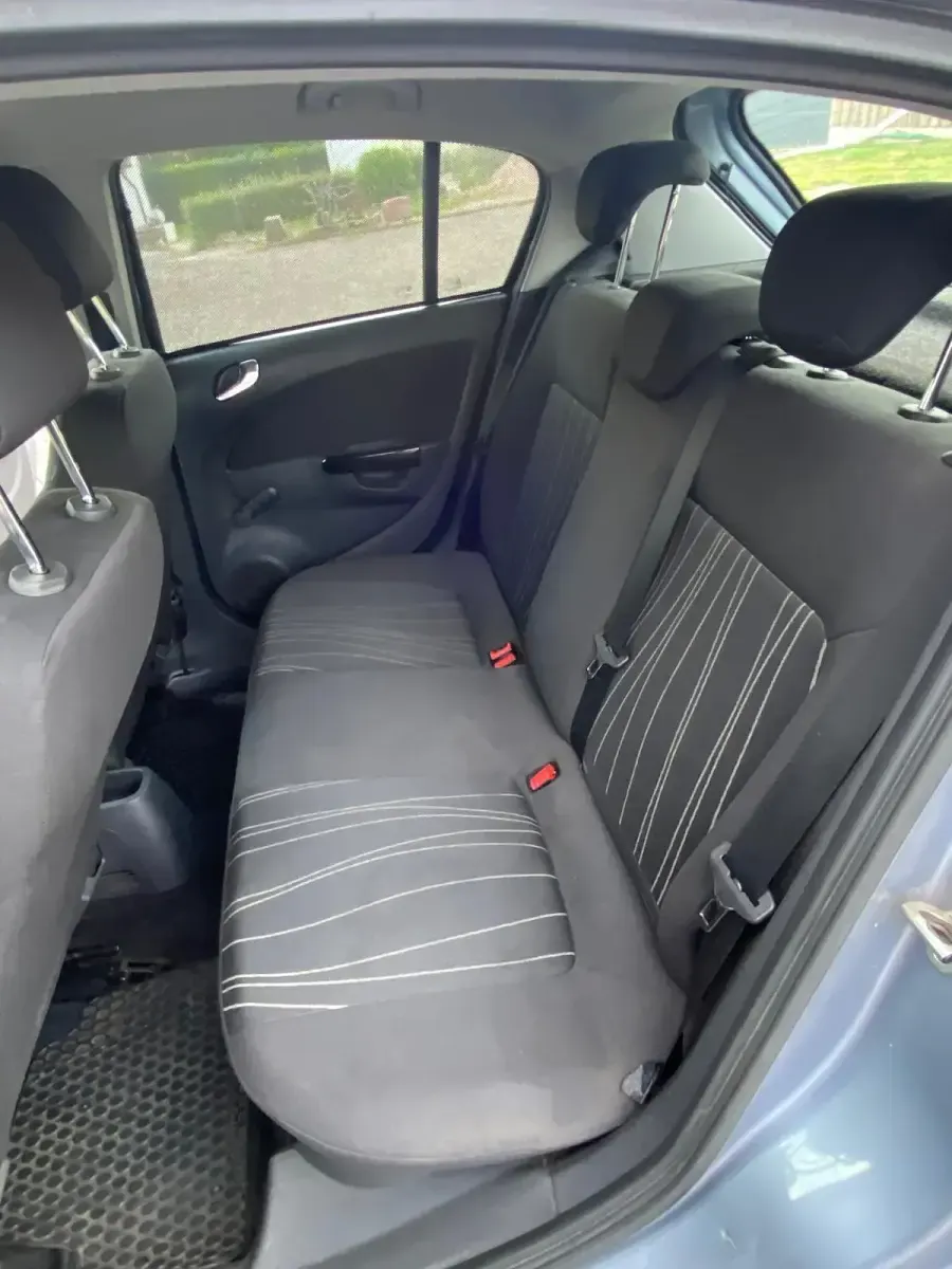 Gebraucht Opel Corsa 80 PS (58 kW) 2008 Silber Kleinwagen