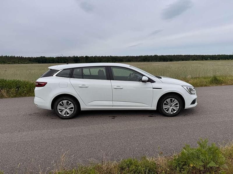 Weiß Gebraucht 2019 Renault Mégane GrandTour Life Kombi | 9.800 € (Guter Preis) - Bild 1/4