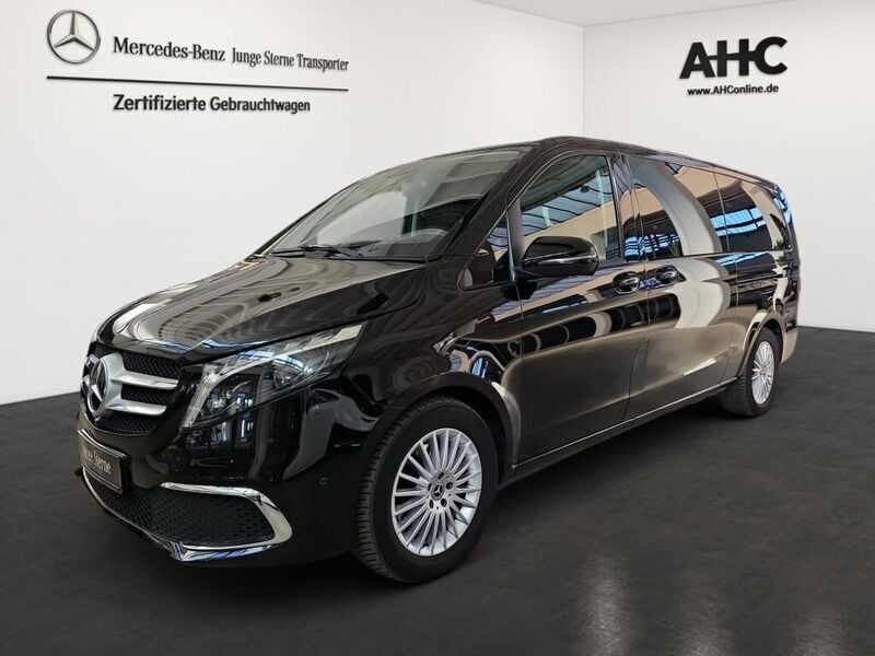Obsidianschwarz metallic Gebraucht 2023 Mercedes V300 Van / Kleinbus | 59.976 € (Guter Preis) - Bild 1/4