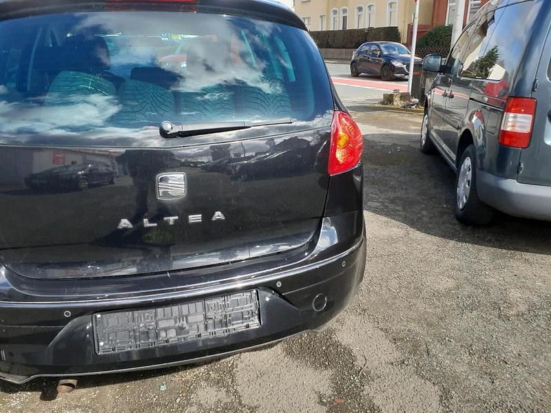 Gebraucht Seat Altea 105 PS (77 kW) 2011 Schwarz Limousine