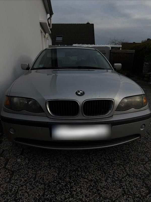 Gebraucht BMW 318 143 PS (105 kW) 2002 Silber Limousine