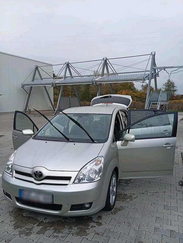 Gebraucht Toyota Corolla 177 PS (130 kW) 2007 Silber Van / Kleinbus