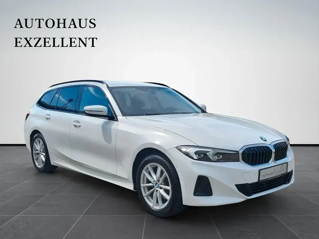 Używany BMW 320 Shadowline 190 KM (139 kW) 2024 Biały Kombi