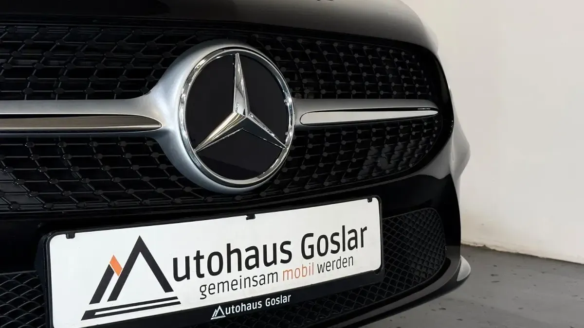 Gebraucht Mercedes A250 Business 160 PS (117 kW) 2022 Schwarz Kleinwagen