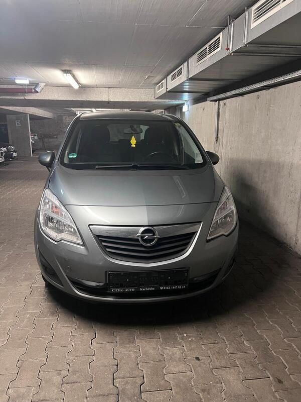 Grau Gebraucht 2011 Opel Meriva Van / Kleinbus | 3.150 € (Fairer Preis) - Bild 1/4
