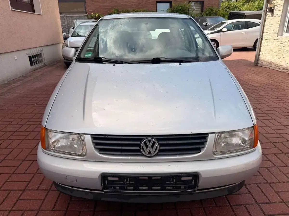 Gebraucht VW Polo 50 PS (36 kW) 1999 Silber Kleinwagen