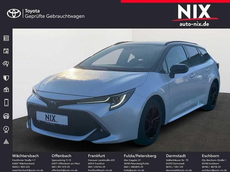 Platinumweiss perleffekt, dach schwarz Gebraucht 2022 Toyota Corolla Team Kombi | 22.790 € (Fairer Preis) - Bild 1/4