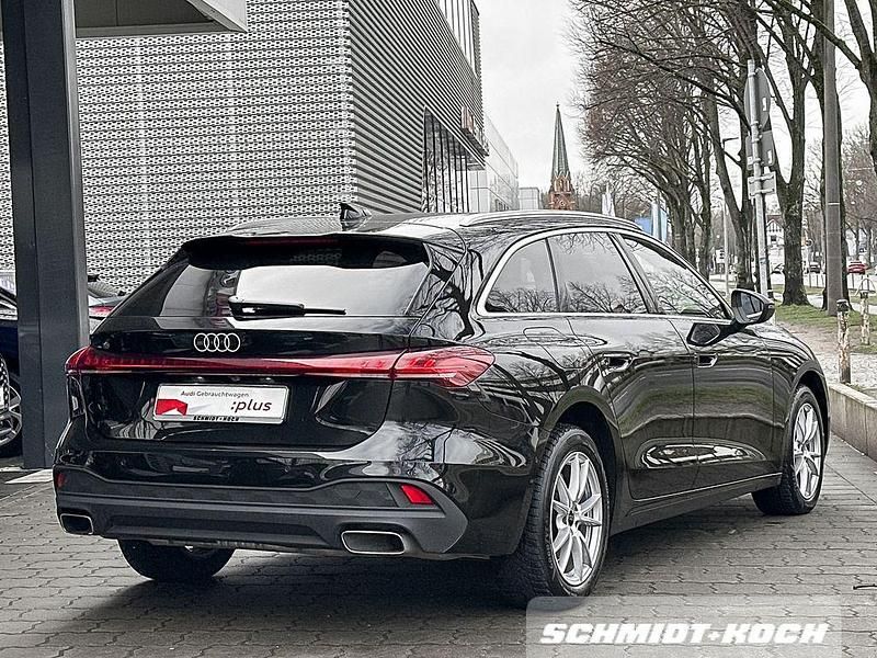Gebraucht Audi A5 Sport 150 PS (110 kW) 2025 Mythosschwarz metallic Kombi