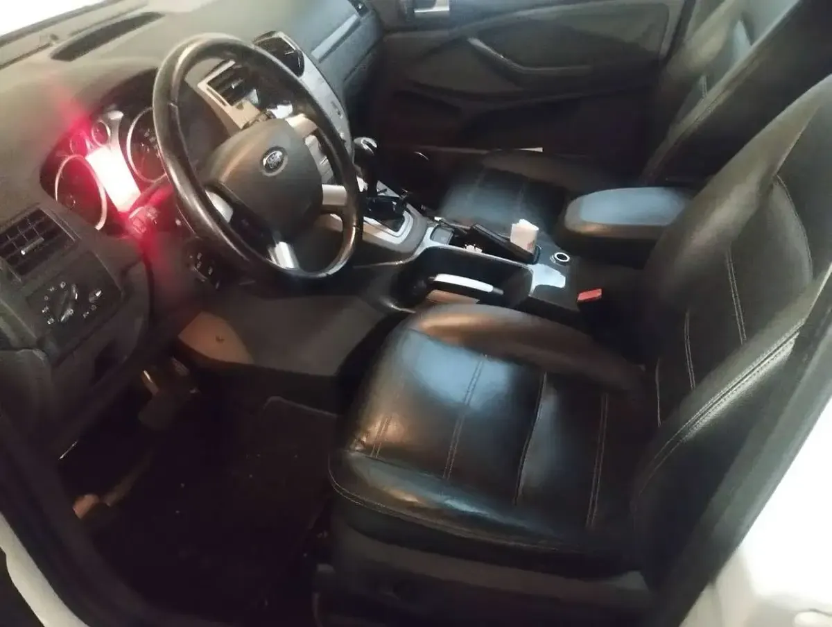 Gebraucht Ford Kuga Titanium 200 PS (147 kW) 2009 Weiß SUV