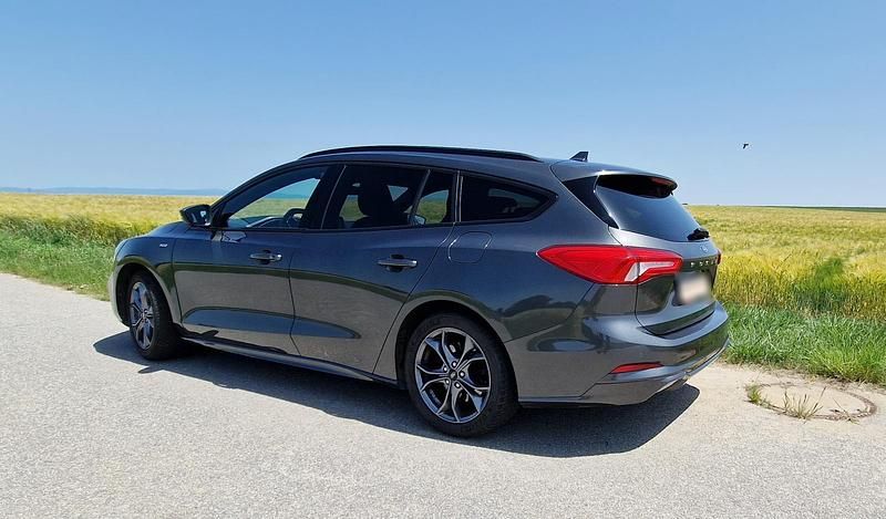 Usata Ford Focus ST-Line 125 CV (91 kW) 2019 Grigio Station wagon