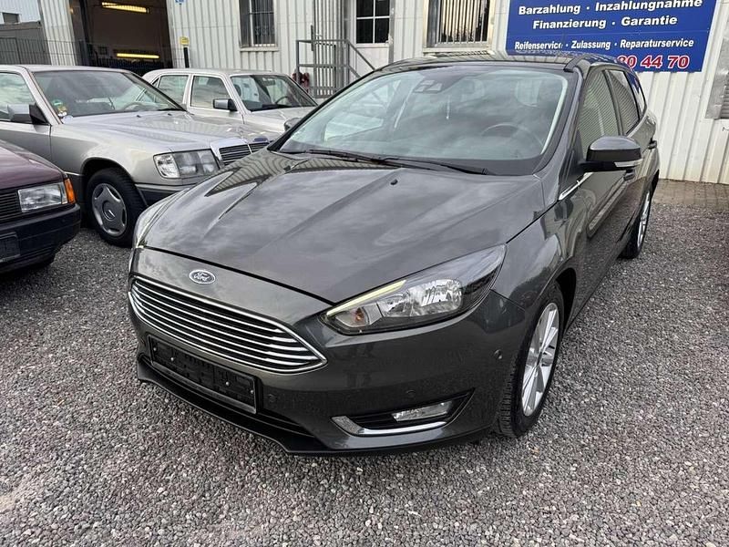 Grau Gebraucht 2017 Ford Focus Titanium Kombi | 7.800 € (Fairer Preis) - Bild 1/4