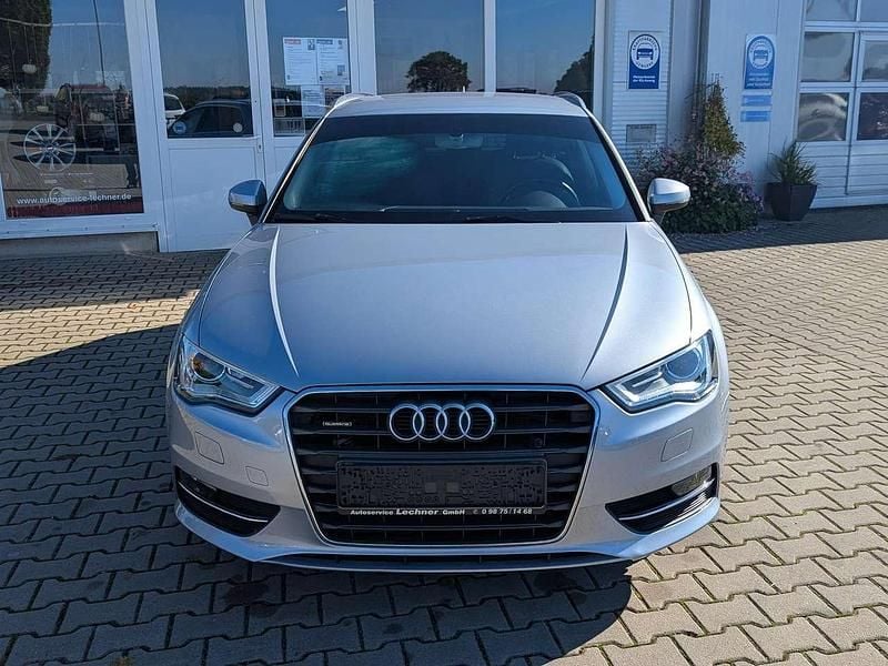 Florettsilber Gebraucht 2015 Audi A3 Ambiente Kleinwagen | 14.590 € (Fairer Preis) - Bild 1/4