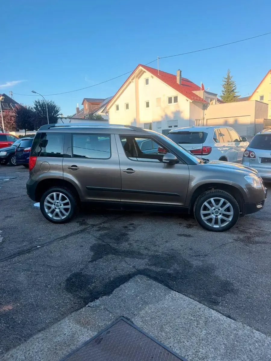 Gebraucht Skoda Yeti 152 PS (111 kW) 2012 Braun SUV