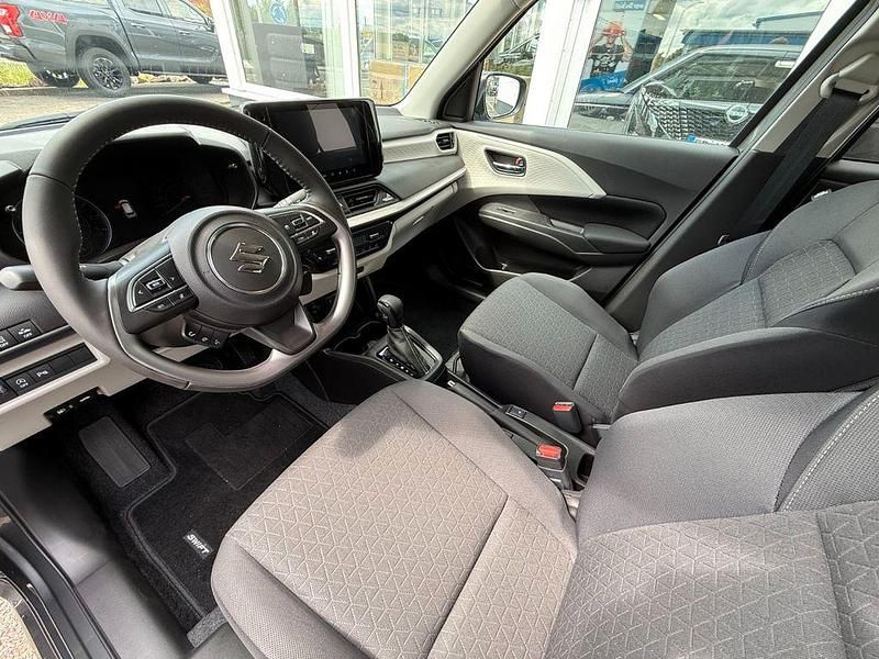 Neu Suzuki Swift Comfort+ 83 PS (61 kW) 2025 Premium silver metallic Kleinwagen