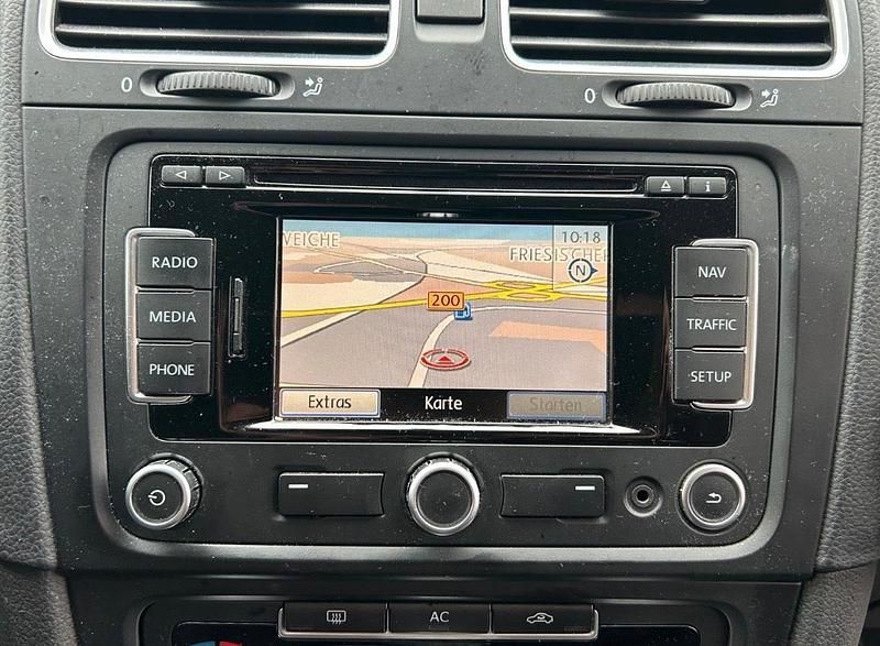 Gebraucht VW Golf VI 105 PS (77 kW) 2010 Silber Kleinwagen