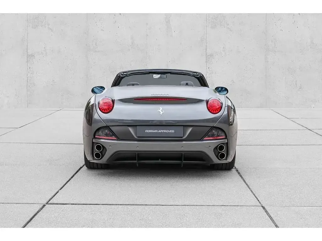 Gebraucht Ferrari California 460 PS (338 kW) 2011 Grau Cabrio