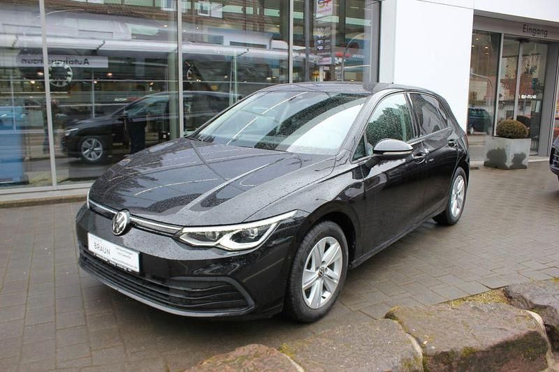 Gebraucht VW Golf VIII Life 110 PS (80 kW) 2021 Deep black perleffekt Limousine