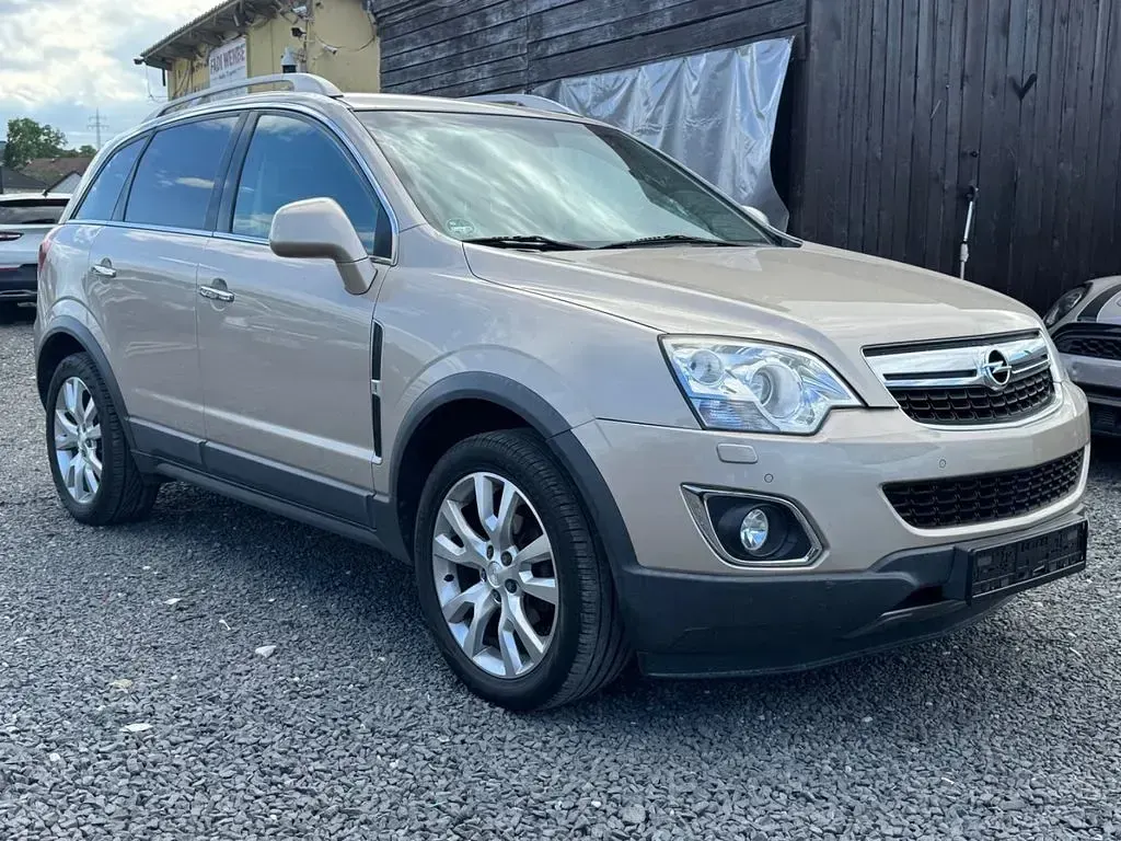 Gebraucht Opel Antara Cosmo 163 PS (119 kW) 2013 Gold SUV