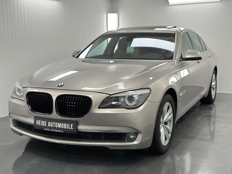 Gebraucht BMW 750 408 PS (300 kW) 2010 Beige Limousine