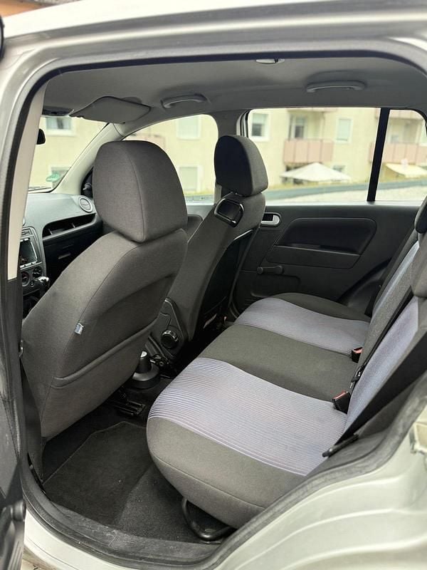 Gebraucht Ford Fusion 80 PS (58 kW) 2008 Silber Kleinwagen