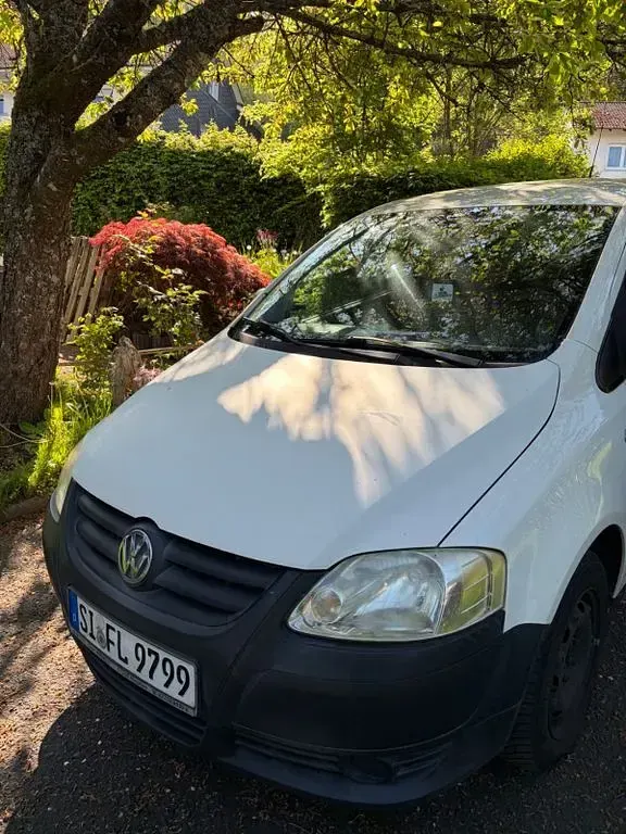 Używany VW Fox 54 KM (39 kW) 2009 Biały Hatchback