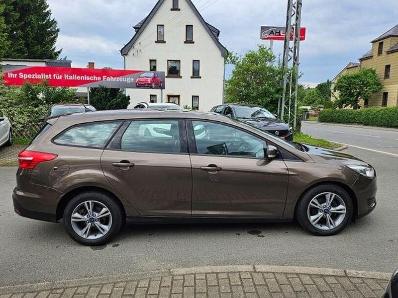 Gebraucht Ford Focus Trend 101 PS (74 kW) 2018 Braun Kombi