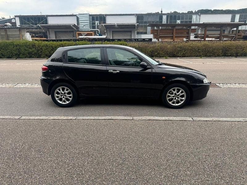 Gebraucht Alfa Romeo 147 Progression 120 PS (88 kW) 2002 Schwarz Kleinwagen