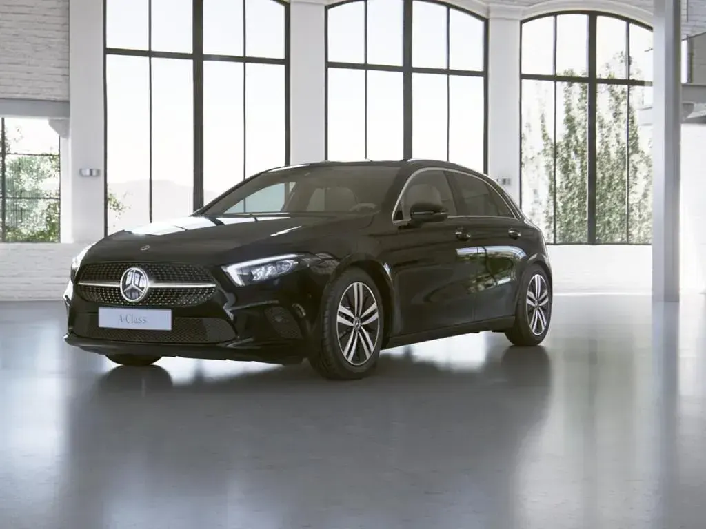 Gebraucht Mercedes A250 Advanced 118 PS (86 kW) 2022 Limousine