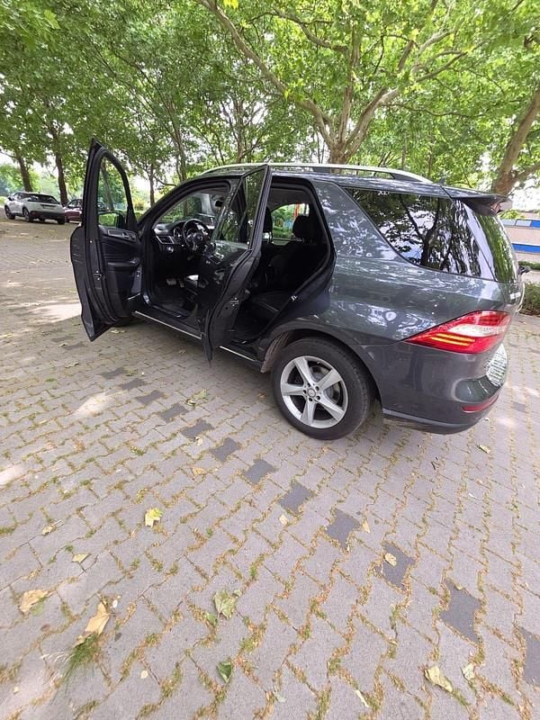 Gebraucht Mercedes ML350 258 PS (189 kW) 2015 Grau SUV
