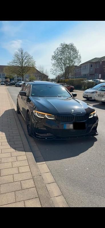 Gebraucht BMW 330 Performance 265 PS (194 kW) 2019 Schwarz Limousine