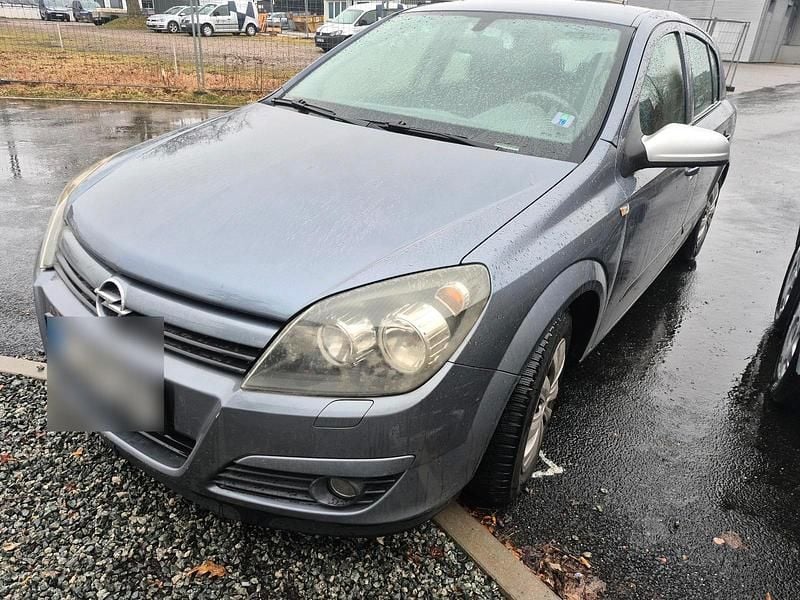 Gebraucht Opel Astra 105 PS (77 kW) 2004 Limousine